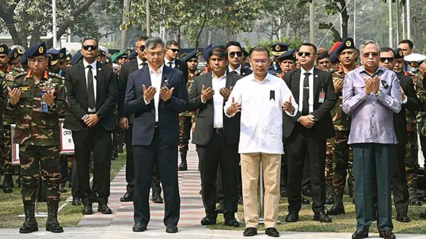 রাষ্ট্রপতি ও প্রধানমন্ত্রী শ্রদ্ধা জানিয়েছেন পিলখানা হত্যাকান্ডে শহীদদের প্রতি