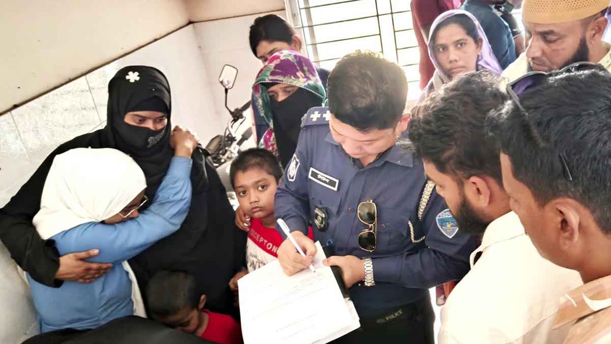 চাঁদপুরের ফরিদগঞ্জে প্রবাসীর স্ত্রীর গলাকাটা মরদেহ উদ্ধার