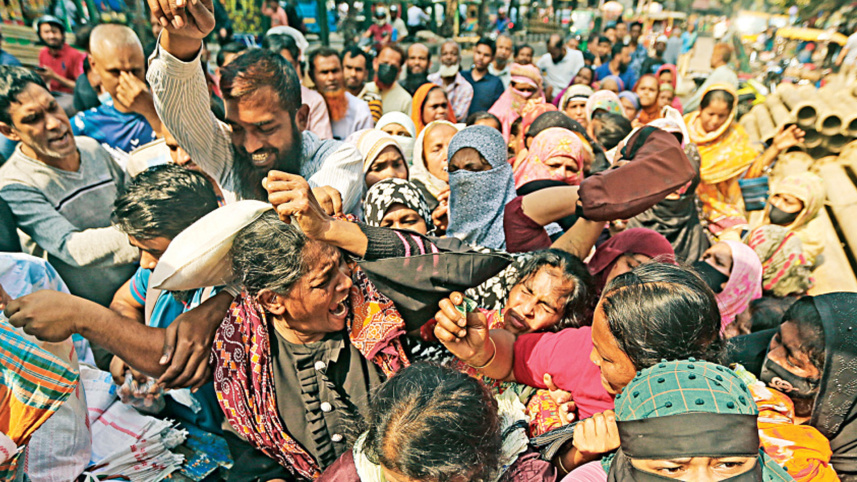 দ্রব্যমূল্যের ঊর্ধ্বগতির এই বাজারে শেষ ভরসা টিসিবি