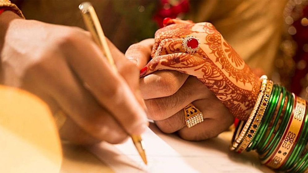 ‘পাত্রী চাই’ বিজ্ঞাপনের ফাঁদে যেভাবে কোটি টাকা খোয়ালেন উপসচিব