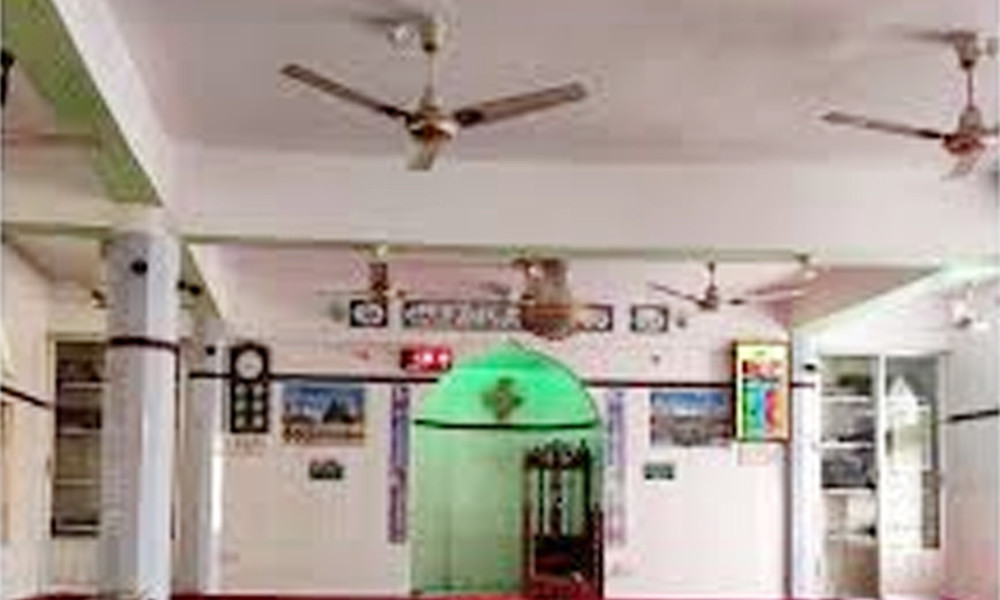 মসজিদের ফ্যান চালানো নিয়ে মারধর-ছুরিকাঘাত