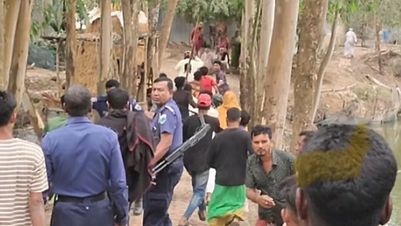 নাটোরে আধিপত্য বিস্তার নিয়ে দুপক্ষের সংঘর্ষ, আহত ৮