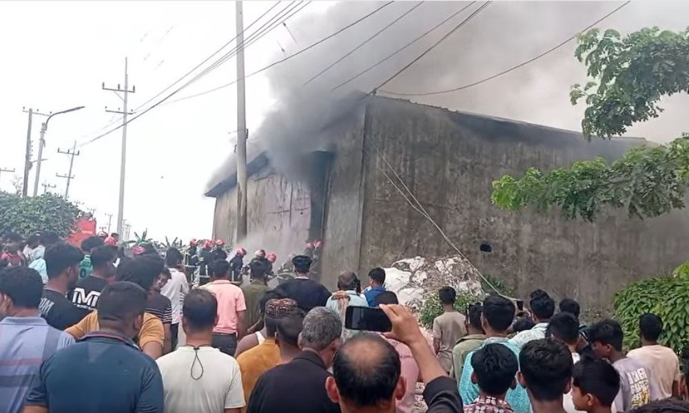 চট্টগ্রামে ঝুটের গুদামে আগুন