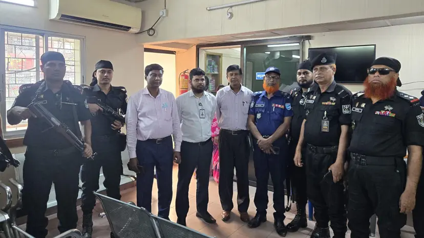 নারায়ণগঞ্জে দুই প্রতিষ্ঠানে নেই লাইসেন্স, সেবায় অনিয়ম