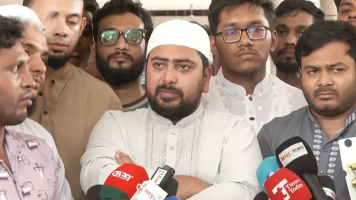 রাজনৈতিক ঐক্য ছাড়া সরকারের টিকে থাকা কঠিন হবে: নাহিদ ইসলাম