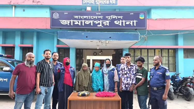 জামালপুরে নির্মাণাধীন বাসায় চুরি, দুই নারীসহ গ্রেপ্তার ৪
