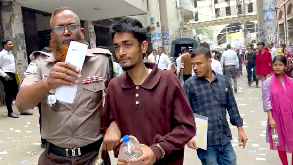 ৩৮ লাখ টাকা আত্মসাতের অভিযোগে বহিষ্কৃত ছাত্রদল নেতা অর্ণব রিমান্ডে