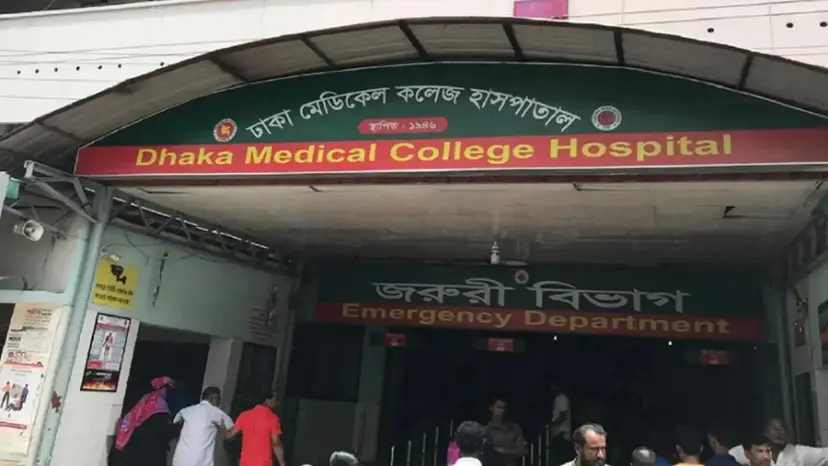 সিদ্ধেশ্বরীতে পিকআপের ধাক্কায় প্রাইভেটকার চালক নিহত