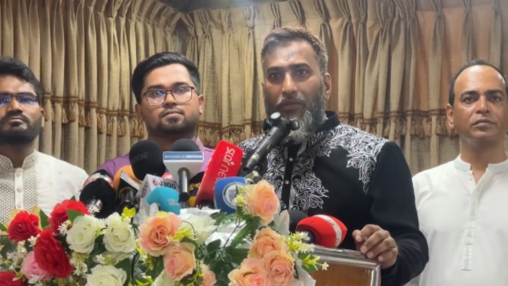 'রাজপথে নামলে সরকারের পতন ঘটাতে বেশি সময় লাগবে না'