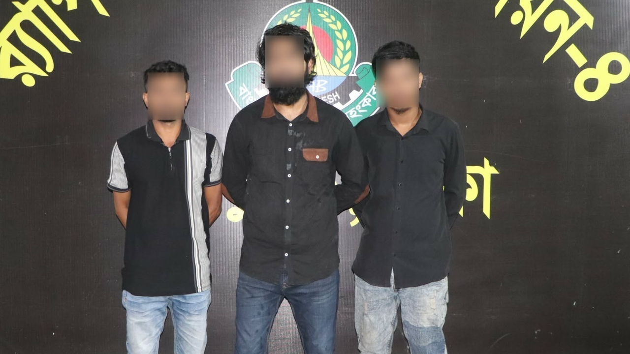 রাজধানীতে বিদেশি আগ্নেয়াস্ত্রসহ তিনজন গ্রেফতার