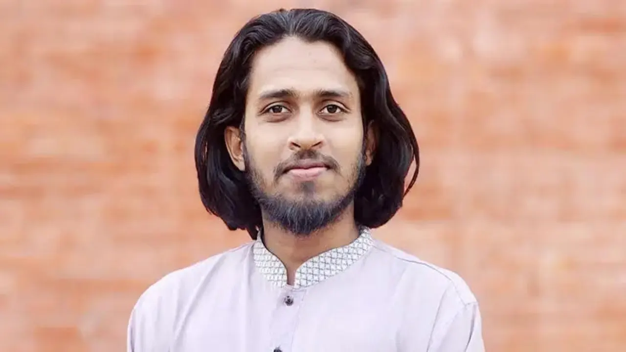 ‘আপনারা সিনিয়র না, ক্যাম্পাসের ঐতিহ্য’
