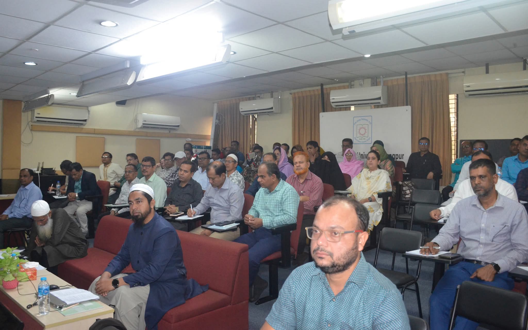 যোগাযোগ দক্ষতা ও প্রশাসনিক সেবার উন্নয়নে বেরোবিতে প্রশিক্ষণ কর্মশালা