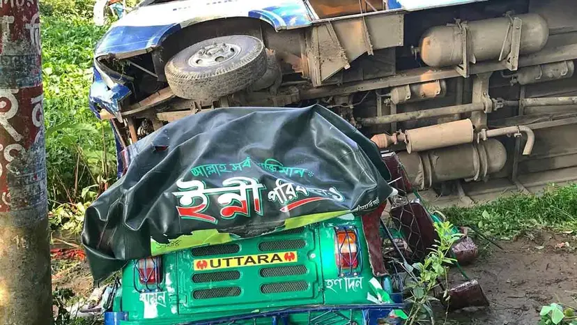 'এপ্রিলে সড়কে নিহত ৪০৪ জন'