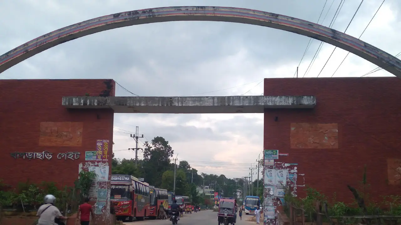 খাগড়াছড়ি রেঞ্জ কার্যালয়ের পুকুরে মিলল ভাসমান মরদেহ