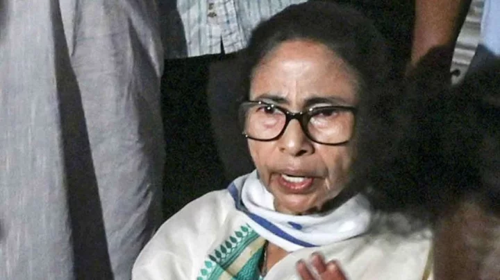 মমতার বাড়ি লক্ষ্য করে ‘চোর-চোর’ স্লোগান