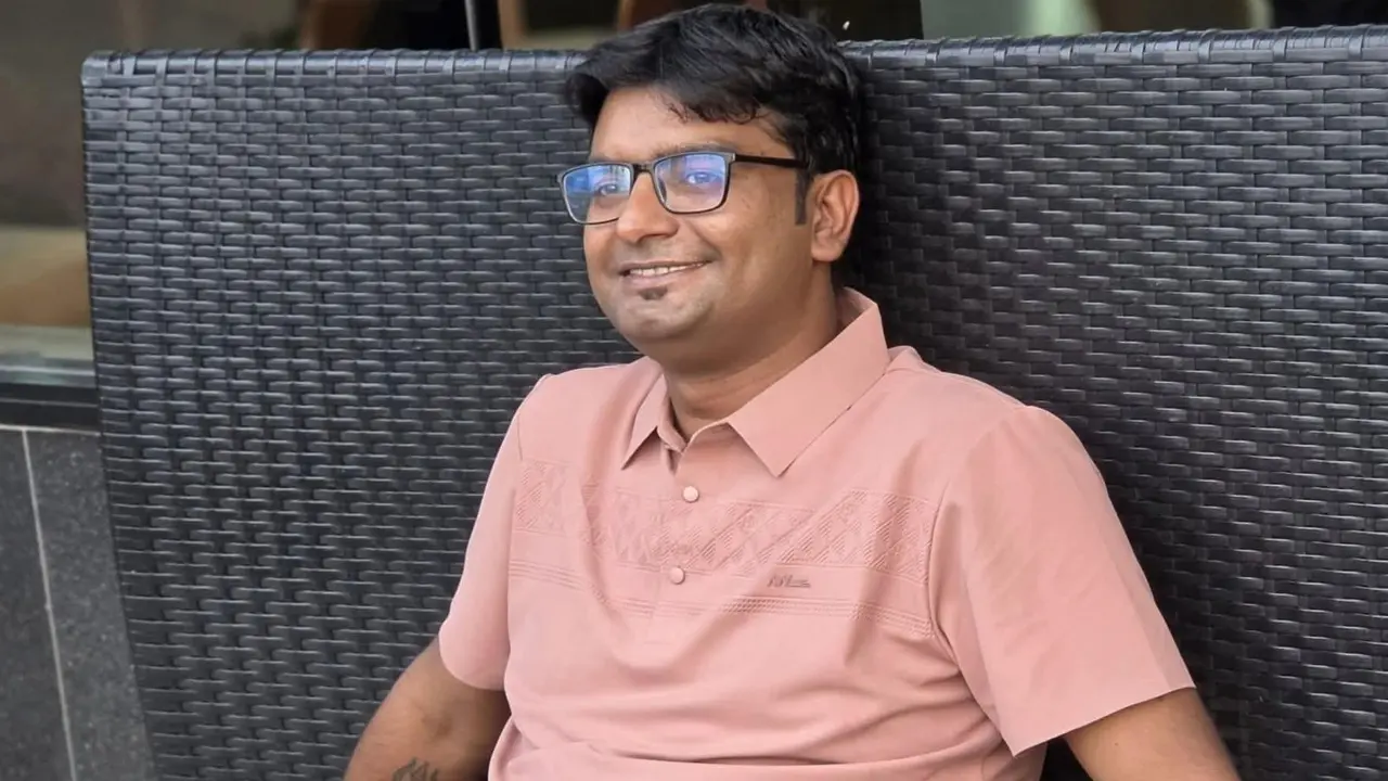 স্ত্রীর পরকীয়ার জেরে ফেসবুকে স্ট্যাটাস দিয়ে ব্যবসায়ীর আত্মহত্যা