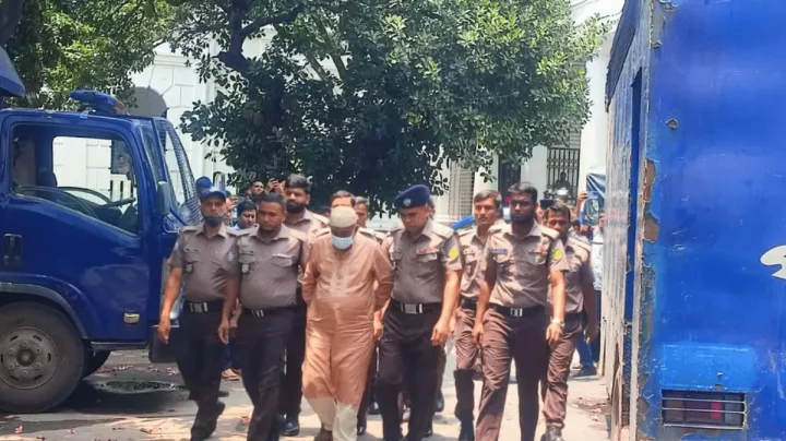 শহীদ আবু সাঈদ হত্যা মামলায় বেরোবির সাবেক ভিসিকে ট্রাইব্যুনালে হাজির
