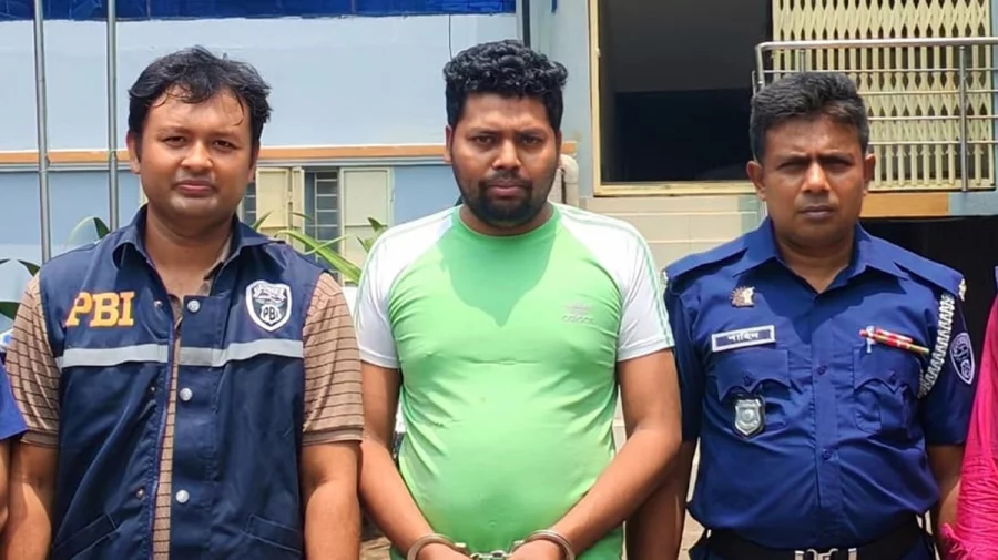 টাকার লোভে নিজের দুই সন্তান বিক্রির চেষ্টা, বাবাসহ গ্রেপ্তার ৩