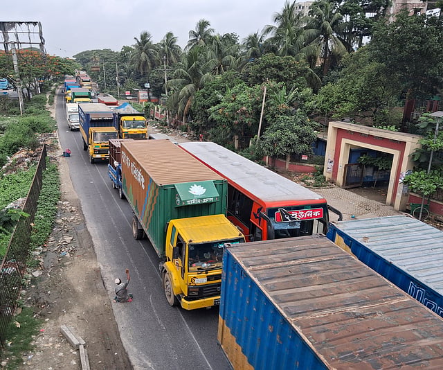 কুমিল্লায় ঢাকা-চট্টগ্রাম মহাসড়কে ১০ কিলোমিটার যানজট