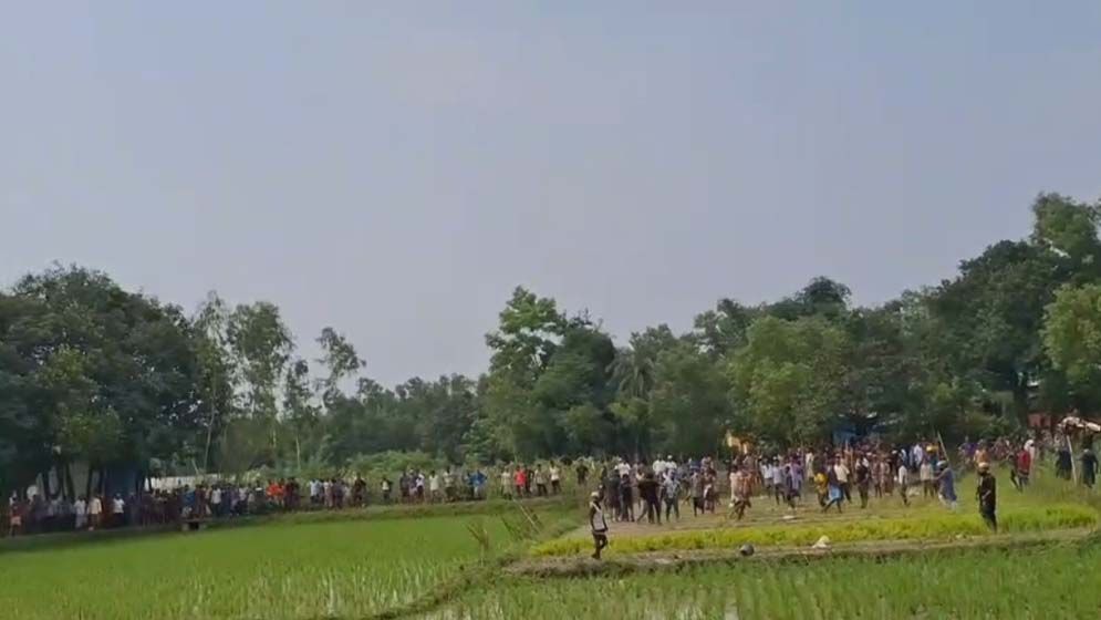 কবরস্থানের বেড়া নির্মাণ নিয়ে দুই গ্রামবাসীর সংঘর্ষে নিহত ১
