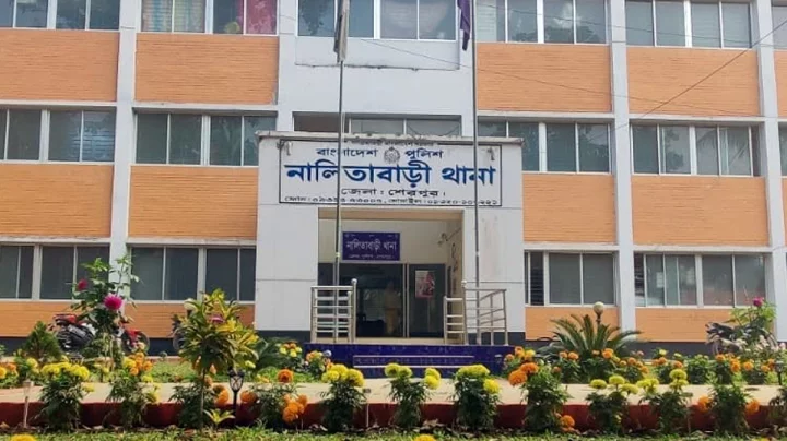 স্কুলছাত্রীর আত্মহত্যা, প্ররোচনার অভিযোগে শিক্ষক গ্রেপ্তার