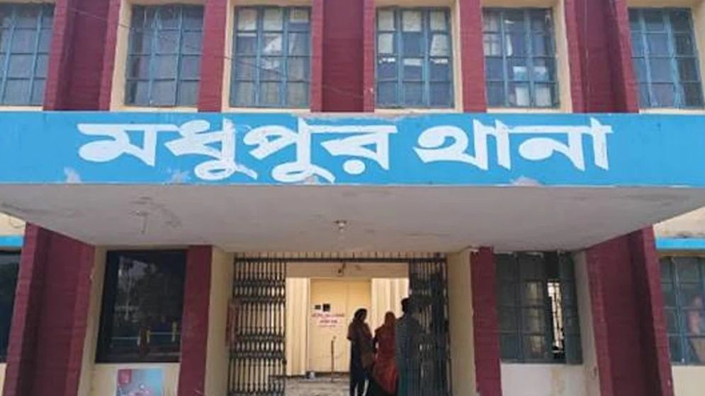 দাঁড়িয়ে থাকা ট্রাকের সঙ্গে ধাক্কা লেগে মোটরসাইকেল আরোহীর মৃত্যু