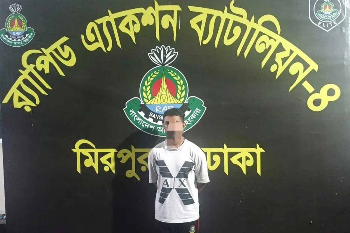 রাজশাহীতে শিক্ষক বাবাকে পিটিয়ে হত্যার দায়ে পলাতক ছেলে গ্রেপ্তার