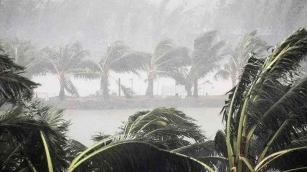 দুপুরের মধ্যে কয়েকটি জেলায় ৬০ কিমি বেগে ঝড়ের শঙ্কা