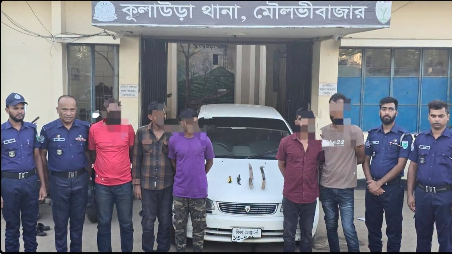 আন্ত:জেলা ডাকাত দলের ৫ সদস্য অস্ত্রসহ গ্রেপ্তার