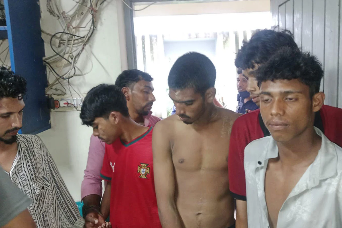 ককটেল ফাটিয়ে মিছিলের চেষ্টা, নিষিদ্ধ ছাত্রলীগের ৬ কর্মী গ্রেফতার