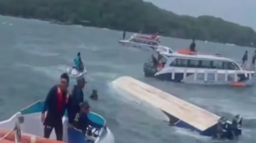 ভিয়েতনামে পর্যটকবাহী নৌকাডুবে ১৫ ভারতীয় নিহত