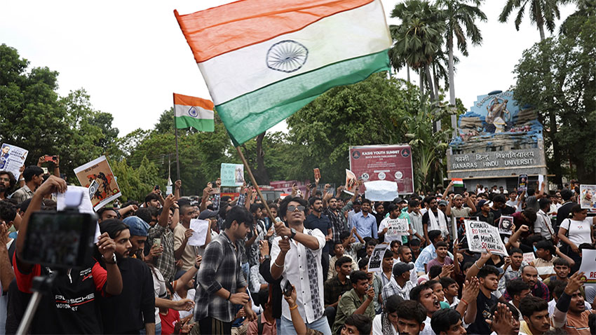 দিল্লির রাজপথে জোরালো হচ্ছে মোদির পদত্যাগের দাবি