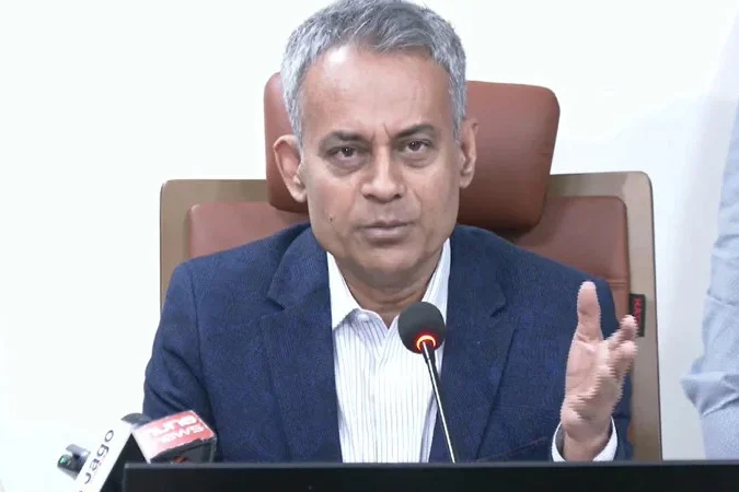 ঢাকায় ফের ওয়াটার বাস চালুর উদ্যোগ, যুক্ত হতে পারে বেসরকারি খাত