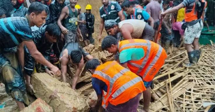 রোহিঙ্গা ক্যাম্পে পাহাড়ধসে শিশু নিহত