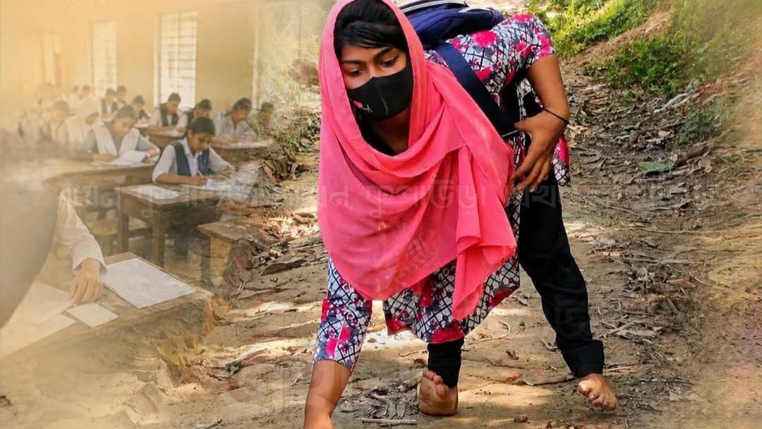 অদম্য মনা: হামাগুড়ি দিয়ে কলেজ, এবার উচ্চশিক্ষার স্বপ্ন