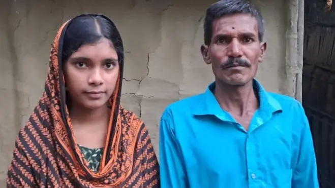 অভাবের সংসারে জিপিএ-৫, কলেজে ভর্তি নিয়ে অনিশ্চিতায় রেশমি