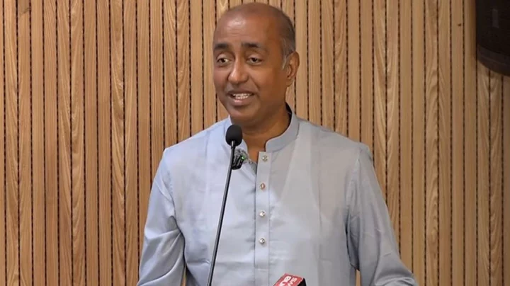অর্থনৈতিক লাভের ঊর্ধ্বে উঠে আইন পেশার মানবিক ও সামাজিক দিককে প্রাধান্য দেওয়ার আহ্বান আসাদুজ্জামান