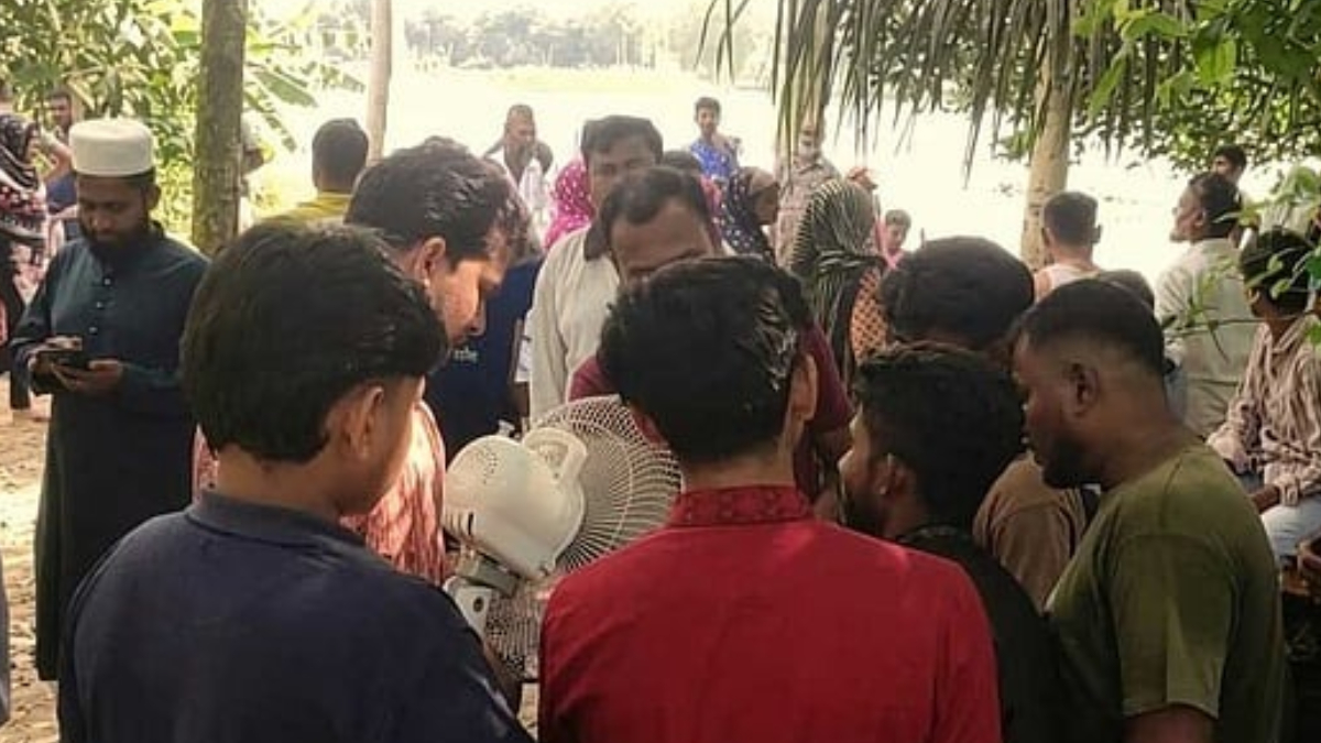 পাবনায় ডোবায় গোসলে নেমে প্রাণ গেল ৩ শিশুর