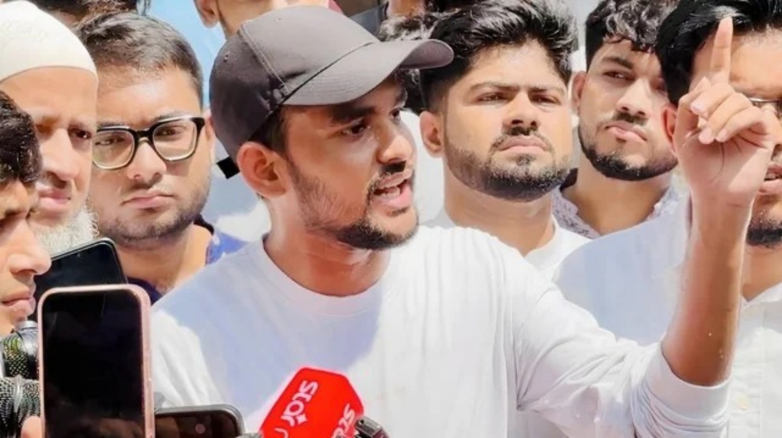 দ্রুত ব্যবস্থা না নিলে ‘ভাগ সবাই পাবেন’: আসিফ মাহমুদ