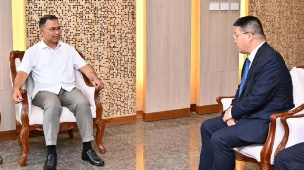 চীনা রাষ্ট্রদূতের বিদায়ী সাক্ষাৎ প্রধানমন্ত্রীর সঙ্গে