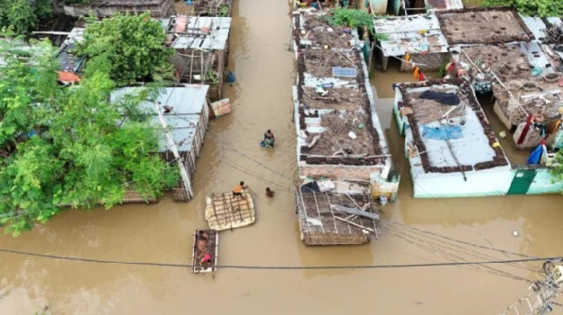 বন্যা-ভূমিধসে ভারত ও নেপালে ৭০ জনের মৃত্যু