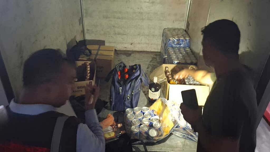 সালমান মুক্তাদিরের শ্বশুরের ফু-ওয়াংসহ ৪ বারে অভিযান
