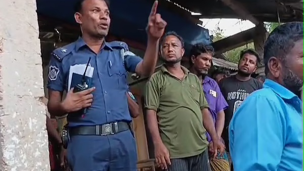 পোশাক লাগিয়েছি ঘুষ খাওয়ার জন্যই— এএসআইয়ের বক্তব্য ভাইরাল