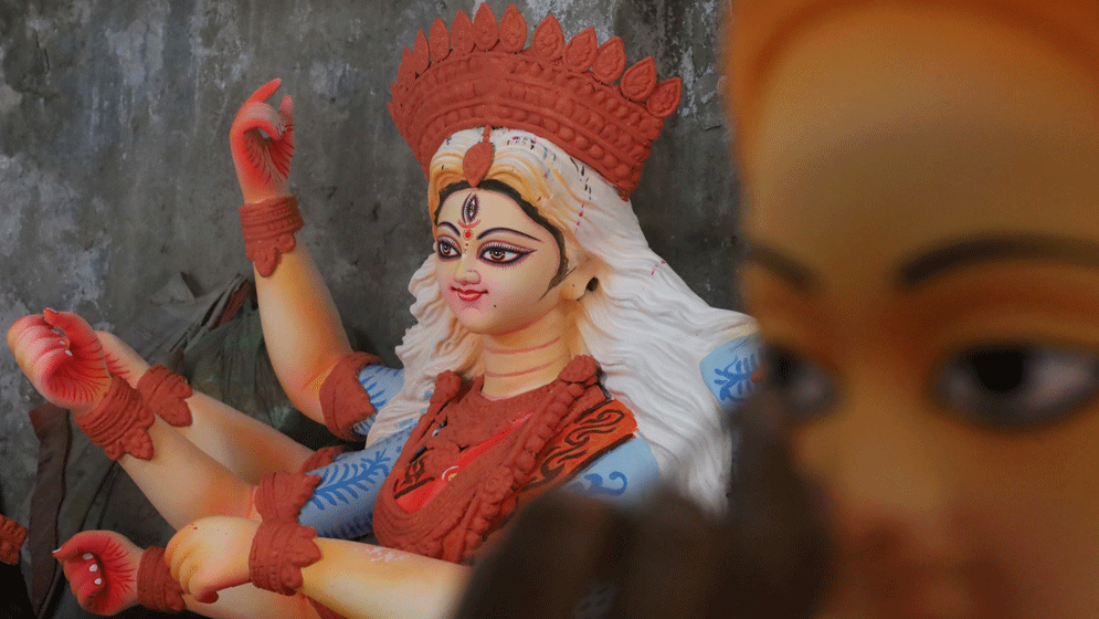 আজ দেবীর বোধন, দুর্গোৎসব শুরু কাল