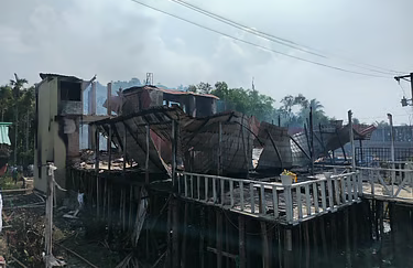 কক্সবাজারে রিসোর্টে অগ্নিকাণ্ডে ঢাকা ও জগন্নাথ বিশ্ববিদ্যালয়ের দুই শিক্ষার্থীর মৃত্যু