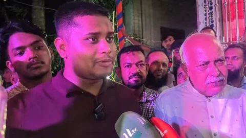 পদত্যাগ সরকারের সাময়িক সমাধান: হাসনাত আবদুল্লাহ