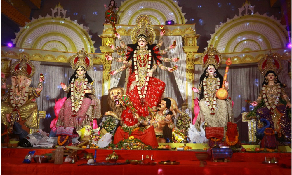 বিসর্জনে শেষ দুর্গোৎসব, বিদায়ের সুরে আনন্দ-বিষাদ
