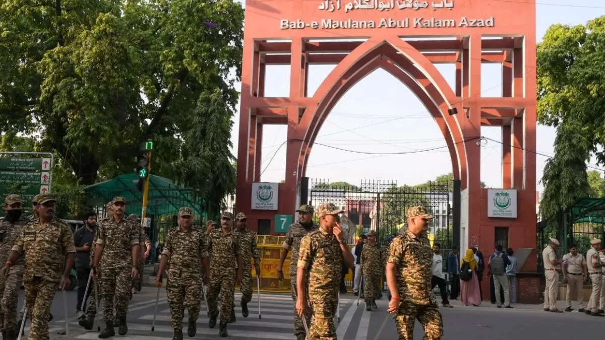 জামিয়া বিশ্ববিদ্যালয়ের বিক্ষোভে ‘ফ্রি কাশ্মীর’ স্লোগান অস্বীকার ইমরান মাসুদের