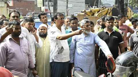 রাস্তা-ফুটপাতে অবৈধ দোকান বসালেই মামলা, জব্দ হবে মালামাল