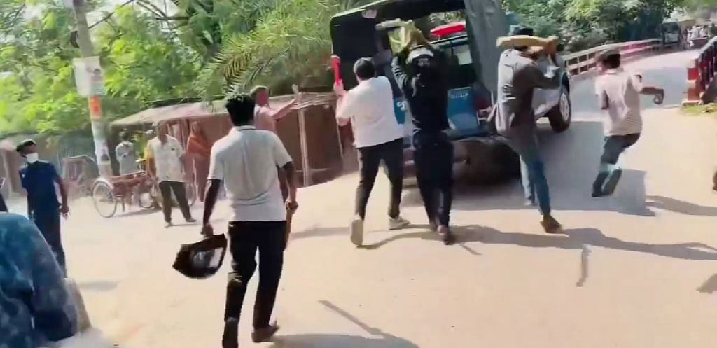 গোপালগঞ্জে মিছিলকারীদের মারধরে দুই পুলিশ সদস্য আহত